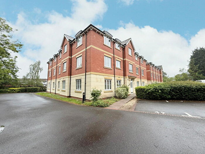 2 Bedroom Flat For Sale In Collingtree Court, Solihull, B92