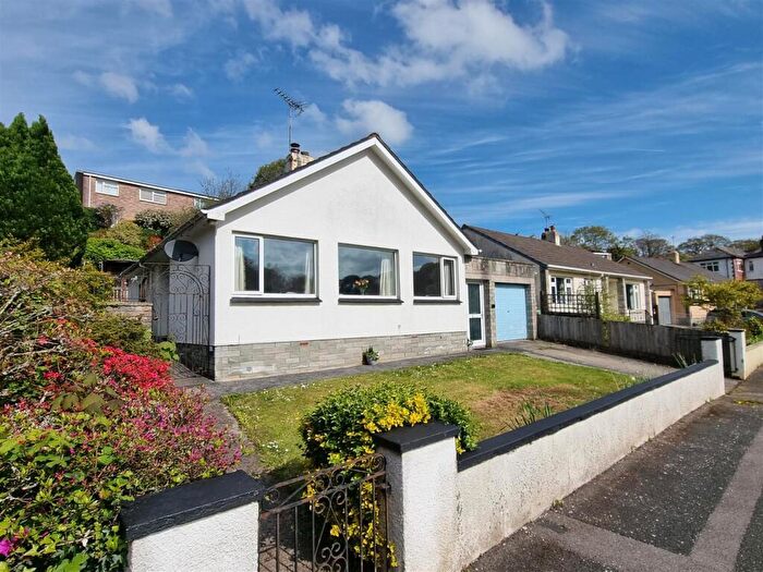2 Bedroom Detached Bungalow For Sale In Meadowside, Launceston, PL15