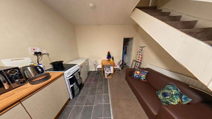 2 Bedroom House To Rent In Bristol Rd, Selly Oak, Birmingham, West Midlands, B29