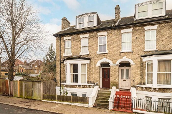 1 Bedroom Flat For Sale In Pendennis Road, Streatham, SW16