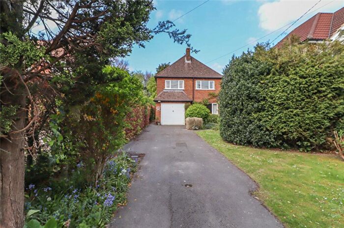4 Bedroom Detached House For Sale In Weyhill Road, Andover, Hampshire, SP10