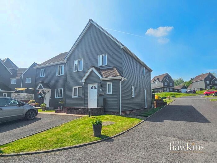 3 Bedroom Semi-Detached House To Rent In Lakes View, The Wiltshire Leisure Village, SN4