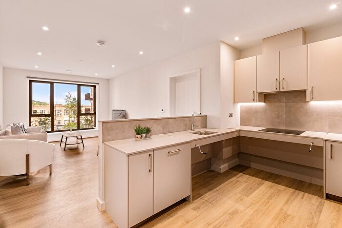 2 Bedroom Flat To Rent In Greenford, UB6