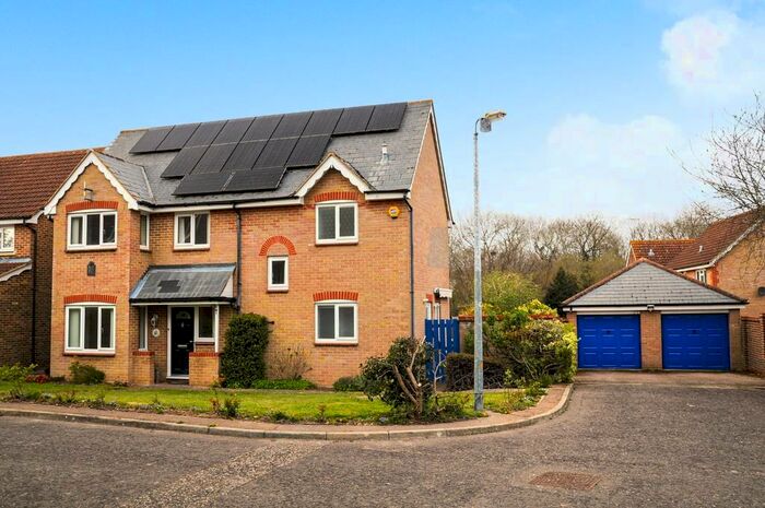4 Bedroom Detached House To Rent In Sovereign Close, Braintree, CM7