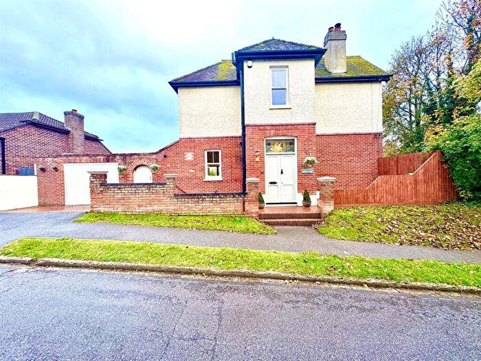 3 Bedroom Detached House For Sale In Drayton Lane, Drayton, Portsmouth, PO6