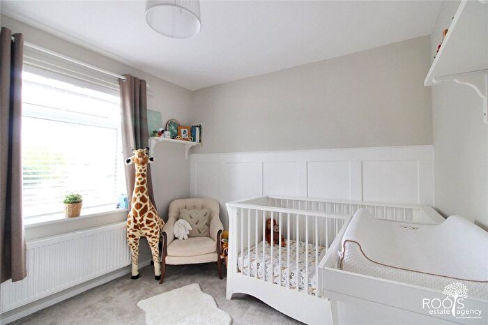 3 Bedroom Semi-Detached House For Sale In Ilkley Way, Thatcham, RG19