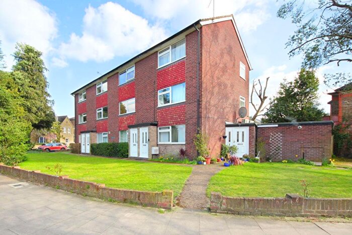 2 Bedroom Flat To Rent In Somerset Road, W13