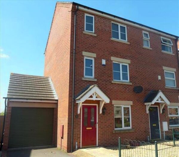 3 Bedroom Semi-Detached House To Rent In , Gala Way Retford, DN22