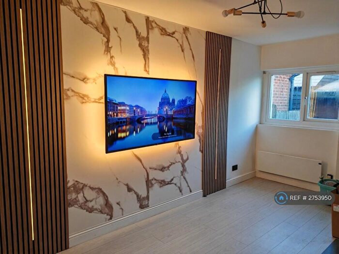 1 Bedroom Flat To Rent In Whitehill Avenue, Luton, Bedfordshire, LU1