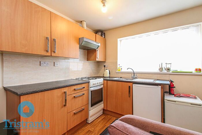 2 Bedroom Flat To Rent In Bramcote Avenue, Beeston, NG9