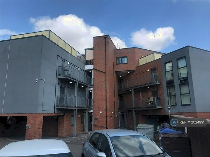 2 Bedroom Flat To Rent In Old Church Court, Salford, M5