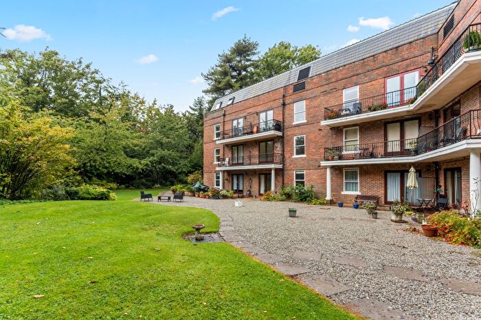 2 Bedroom Flat To Rent In Clarendon Road, Sevenoaks, TN13