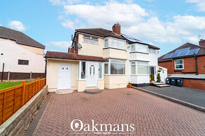 3 Bedroom Semi Detached House For Sale In West Park Avenue, Birmingham, B31