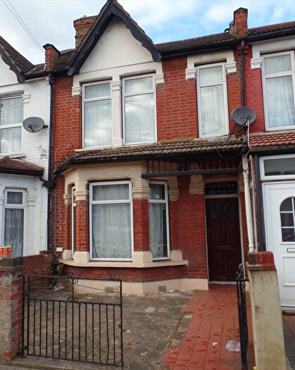 2 Bedroom Terraced House To Rent In Kingston Road, Ilford, IG1