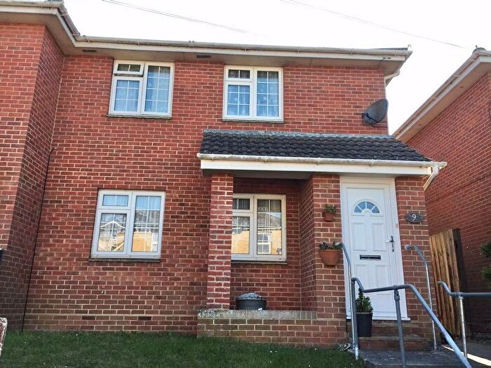 2 Bedroom Flat To Rent In Mount Pleasant Road, Newport, PO30