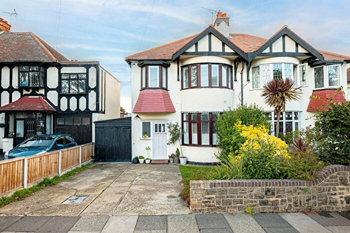 3 Bedroom Semi-Detached House For Sale In Earls Hall Avenue, Southend-On-Sea, SS2