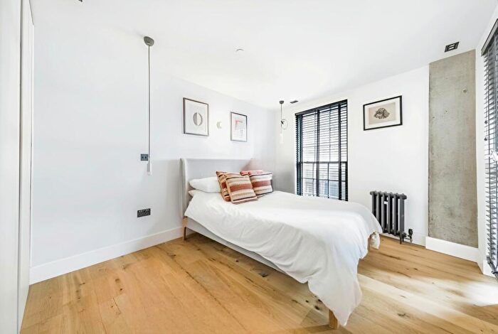 2 Bedroom Flat To Rent In Heaton Road London, SE15