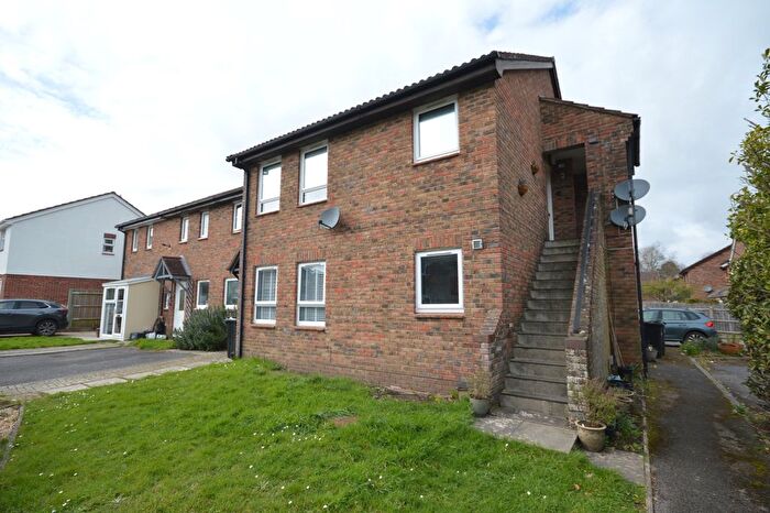 Studio To Rent In Bankhill Drive, Lymington, Hampshire, SO41