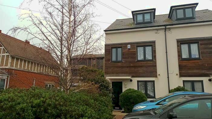 4 Bedroom End Of Terrace House To Rent In Ellis Road, Clacton-On-Sea, CO15