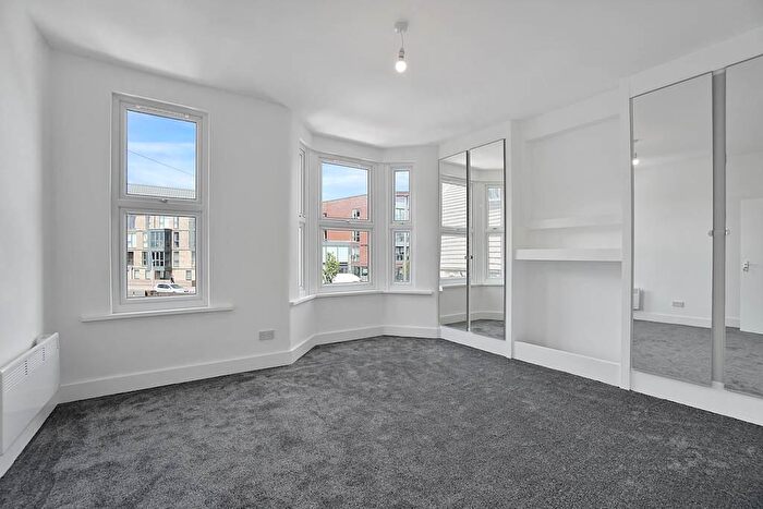 5 Bedroom House To Rent In Ruckholt Road, Leyton, E10
