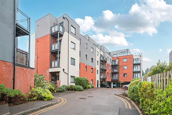 1 Bedroom Flat To Rent In Walnut Tree Close, Guildford, GU1