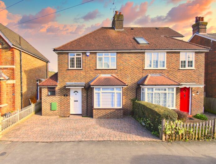 3 Bedroom Property To Rent In Albury Road, Merstham, Redhill RH1