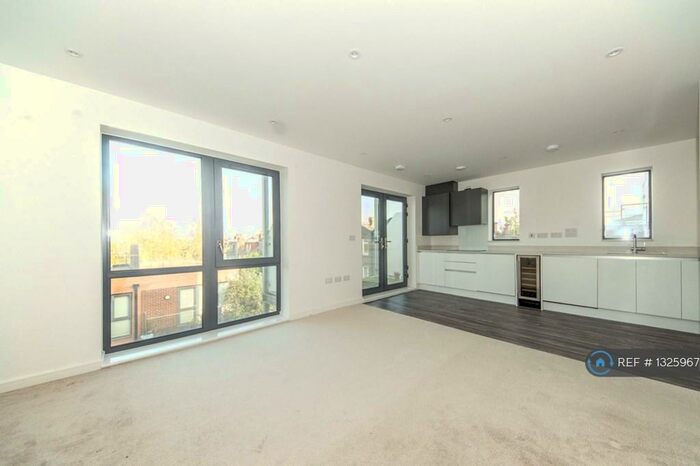 1 Bedroom Flat To Rent In Featherstone Apartments, London, SE15