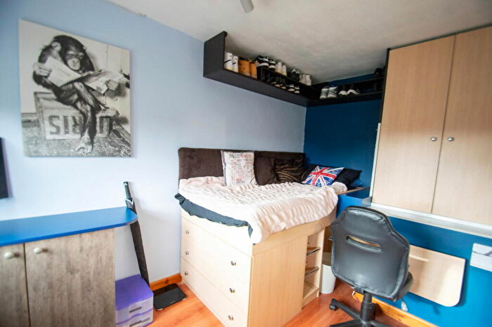 3 Bedroom Semi-Detached House For Sale In Vicarage Hill, Flitwick, MK45