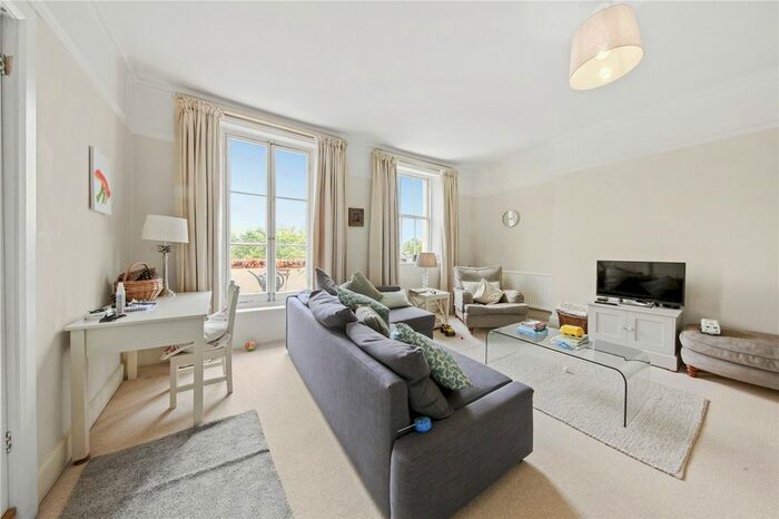 2 Bedroom Maisonette To Rent In Kensington Park Gardens, London, W11