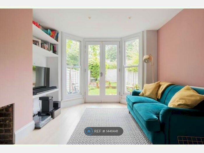 2 Bedroom Flat To Rent In Musgrove Road, London, SE14