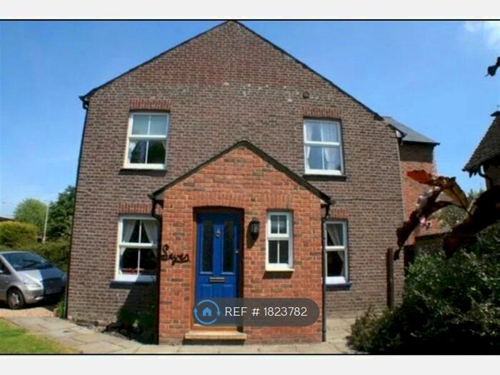 3 Bedroom Semi-Detached House To Rent In Lower Luton Road, Harpenden, AL5