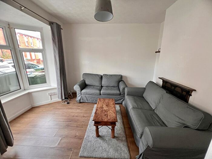 4 Bedroom Terraced House To Rent In Milton Road, SO15