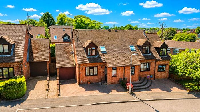 3 Bedroom Semi-Detached House For Sale In Ashton Close, Tilehurst, Reading, Berkshire, RG31