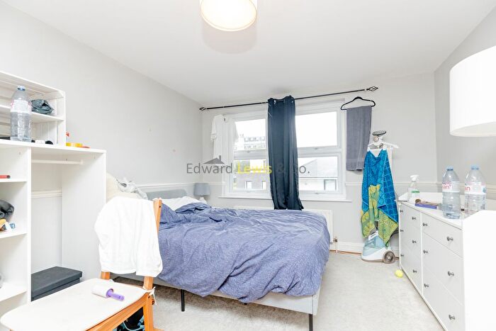 1 Bedroom Flat To Rent In Bethnal Green Road, London, E2