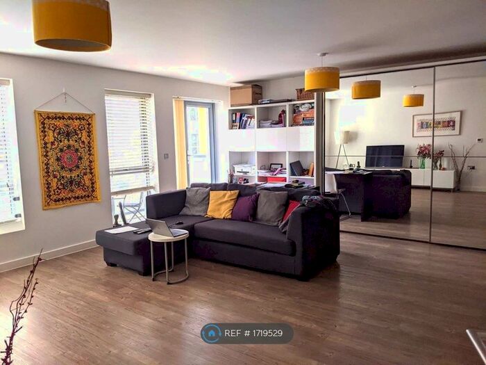 2 Bedroom Flat To Rent In Glenalmond Avenue, Cambridge, CB2