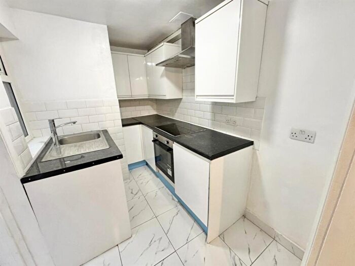 1 Bedroom Flat To Rent In Portland Street, Mansfield, NG18