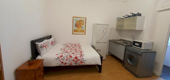 Studio To Rent In Philbeach Gardens, London, SW5