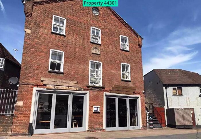 1 Bedroom Flat To Rent In Pauls Row, High Wycombe, HP11