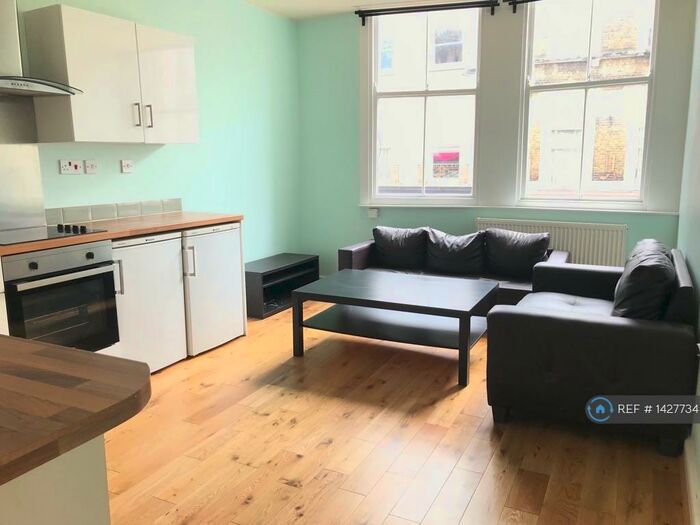 2 Bedroom Flat To Rent In , London, SE19