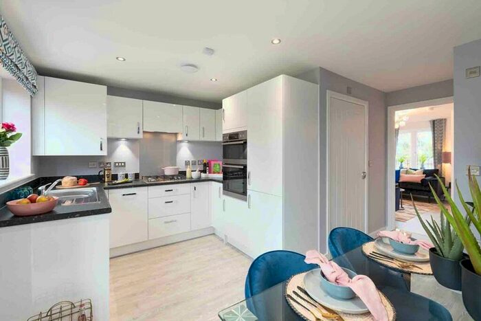 3 Bedroom Semi-Detached House For Sale In Thorn Road, Houghton Regis, LU5