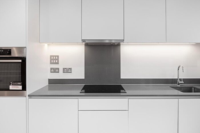 3 Bedroom Apartment For Sale In Copeland Court, London, E16