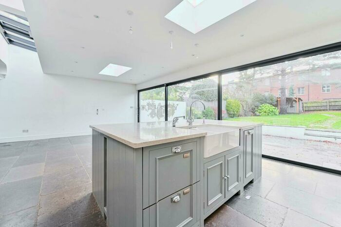 5 Bedroom Semi-Detached House To Rent In Love Lane, Pinner, HA5