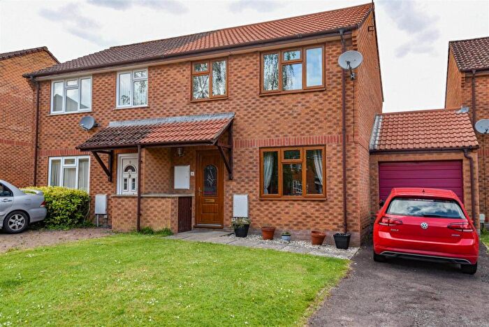 3 Bedroom Semi-Detached House For Sale In Ash Close, Norman Hill, Dursley, GL11