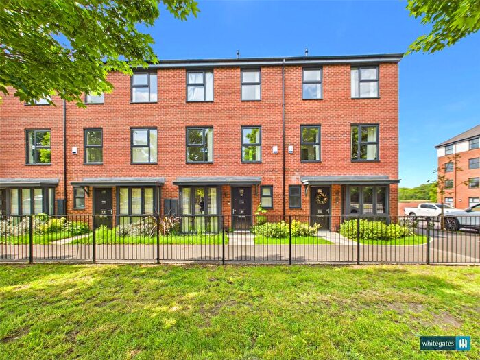 4 Bedroom Town House For Sale In Lakeside Boulevard, Doncaster, South Yorkshire, DN4
