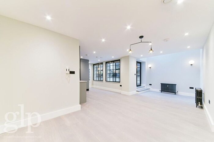 1 Bedroom Flat To Rent In Beak Street, London, Greater London, Soho, W1F