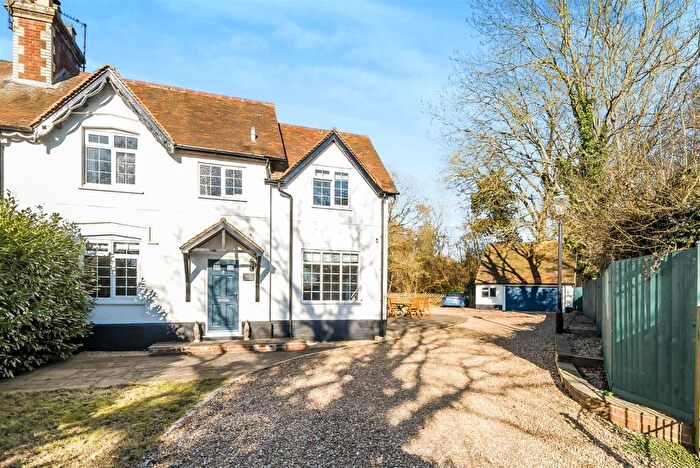 4 Bedroom Cottage To Rent In Haines Hill, Twyford, Reading, Berkshire, RG10