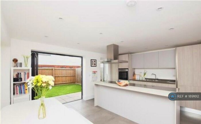 3 Bedroom Terraced House To Rent In Station Street, Cheltenham, GL50