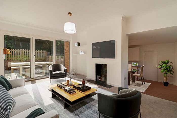 4 Bedroom Detached House To Rent In Rosehill, Claygate, KT10