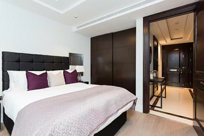 1 Bedroom Flat To Rent In Kensington High Street, London, W14