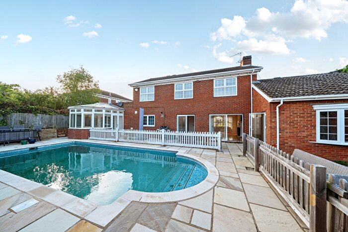 4 Bedroom Detached House To Rent In Meriden Close, Bromley, BR1